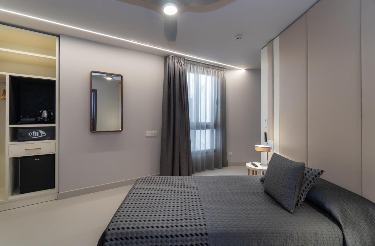 Hotel Perla Del Sur ตอร์เรโมลิโนส ภายนอก รูปภาพ